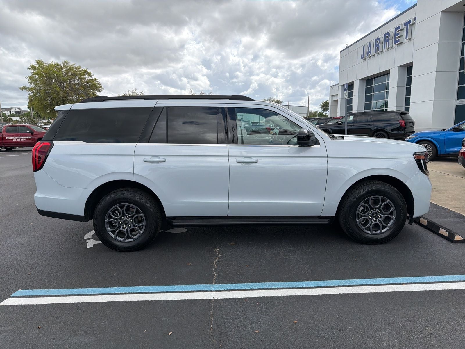 2025 Ford Expedition Active