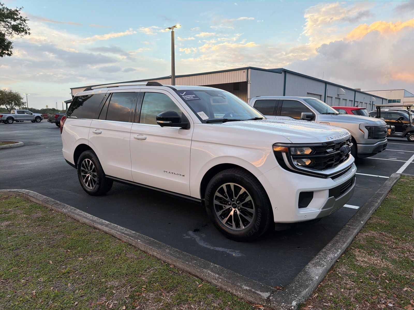 2025 Ford Expedition Platinum