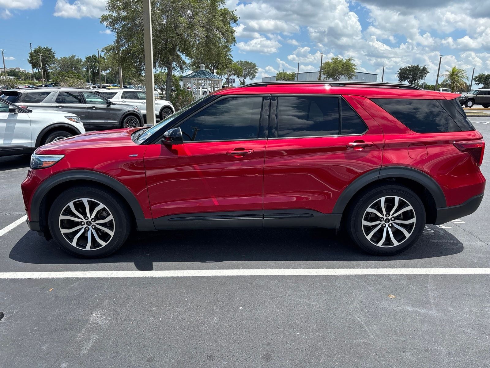 2022 Ford Explorer ST-Line