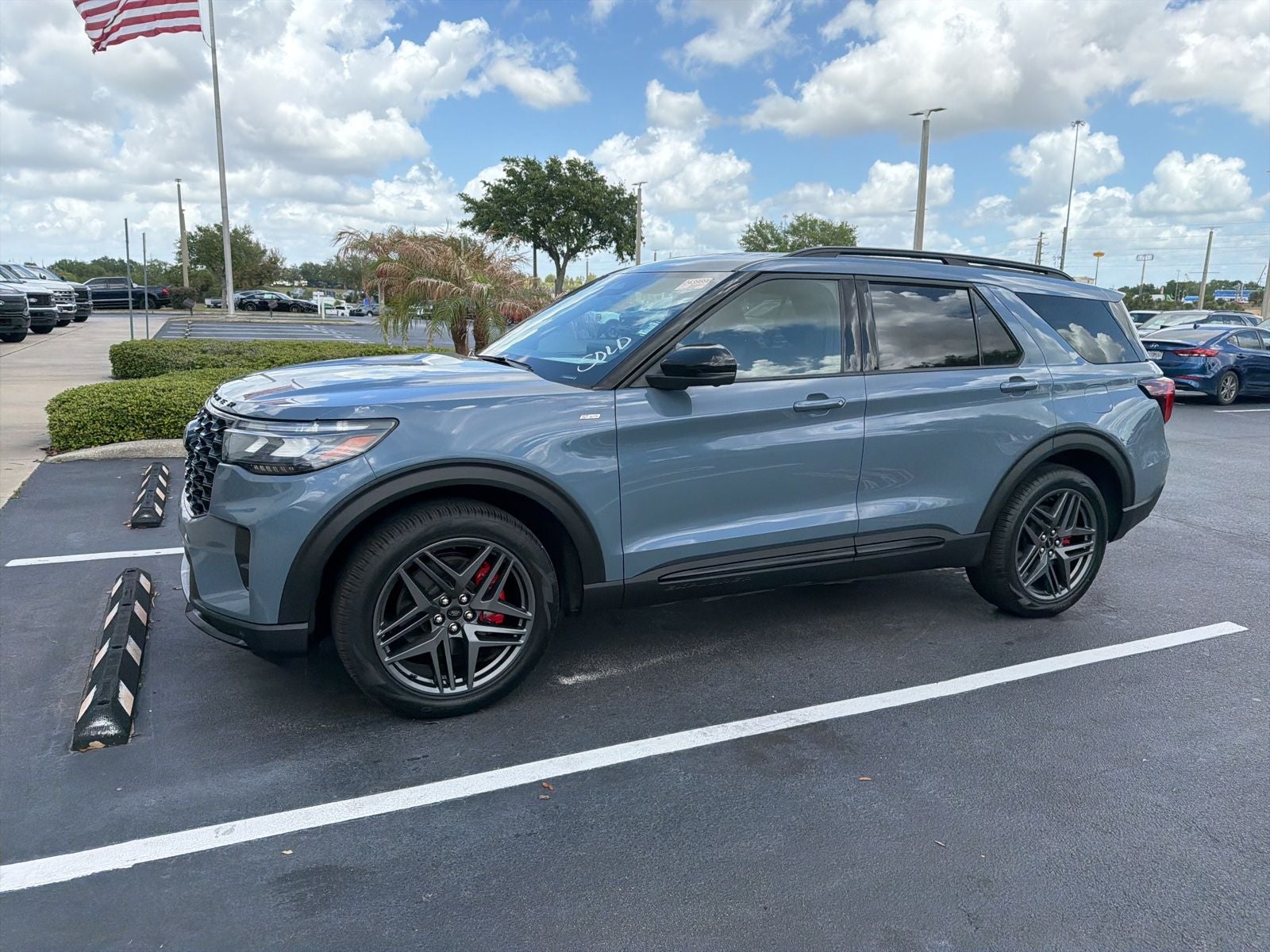 2025 Ford Explorer ST-Line