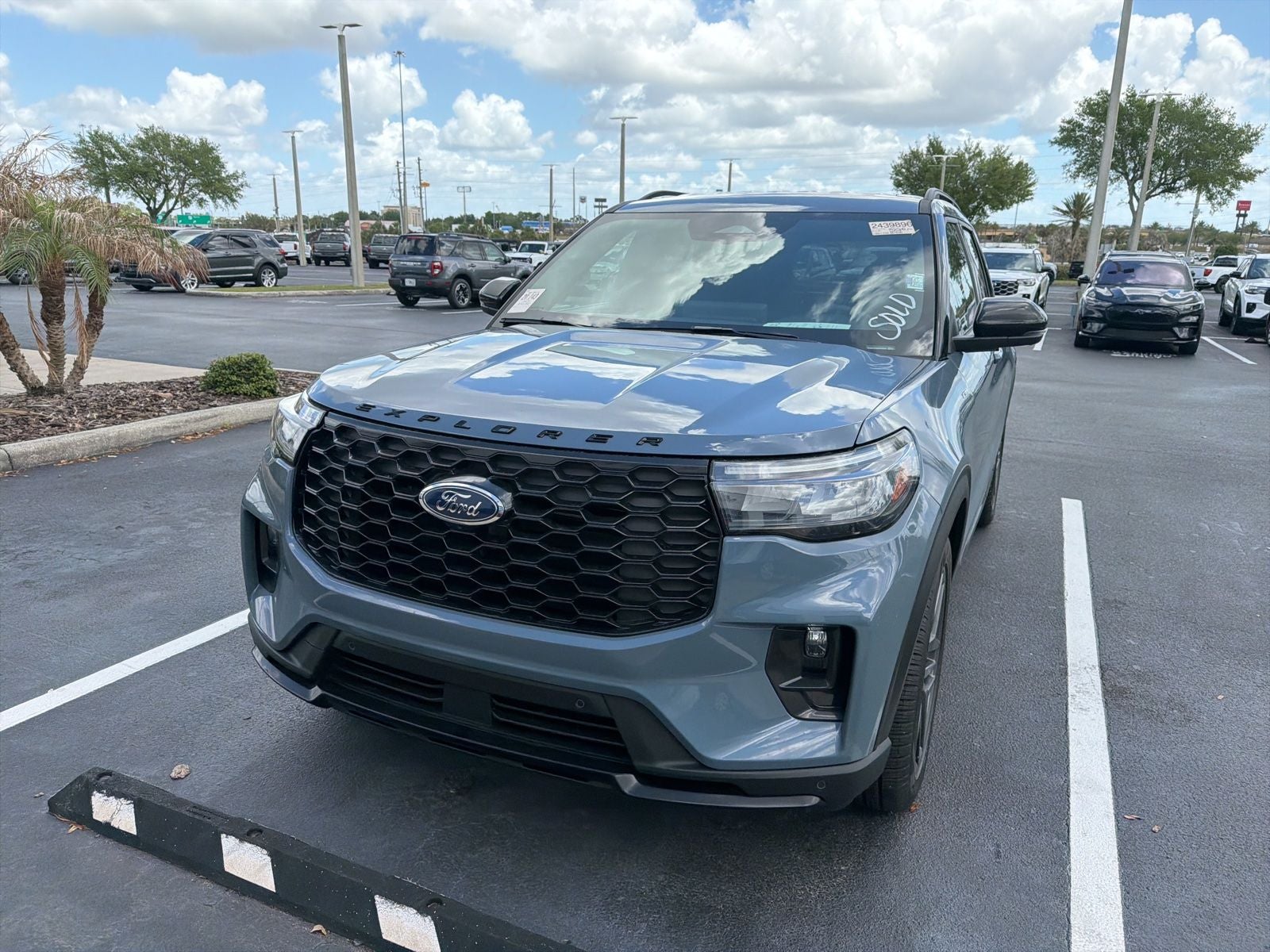 2025 Ford Explorer ST-Line