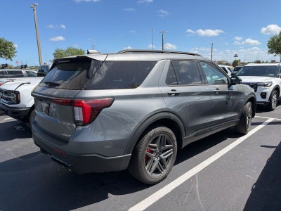 2025 Ford Explorer ST-Line