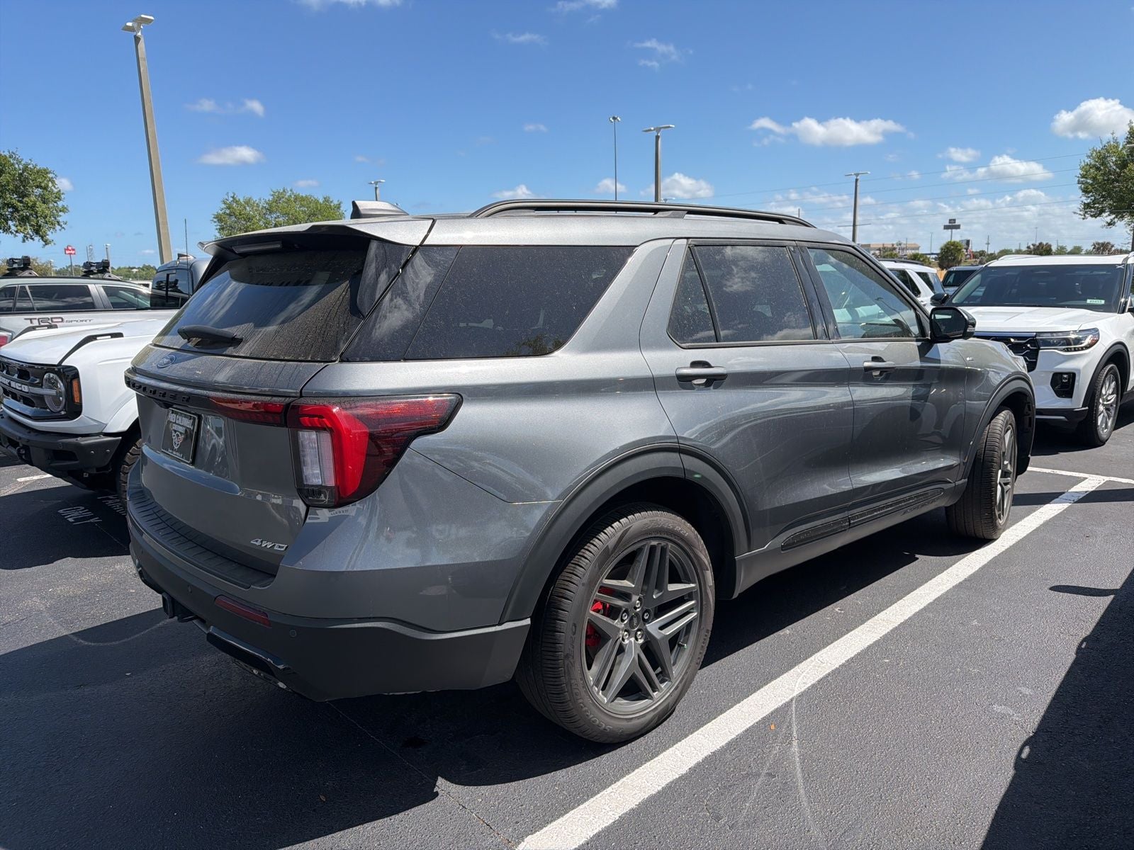 2025 Ford Explorer ST-Line