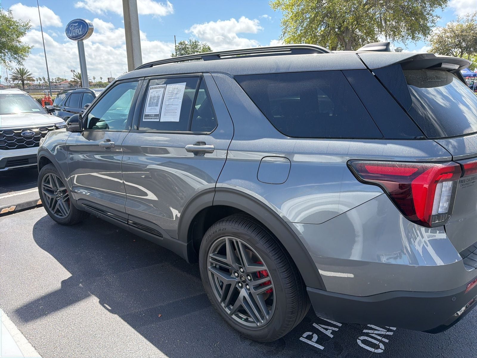 2025 Ford Explorer ST-Line
