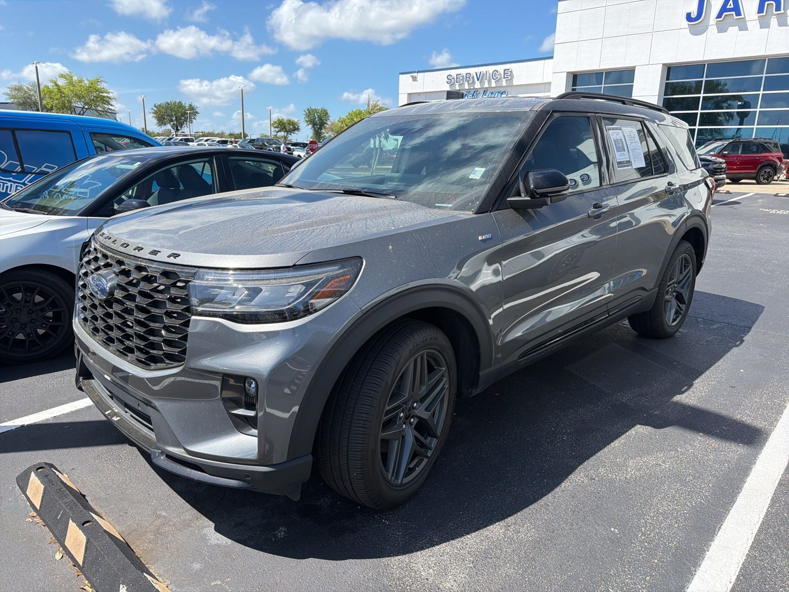 2025 Ford Explorer ST-Line