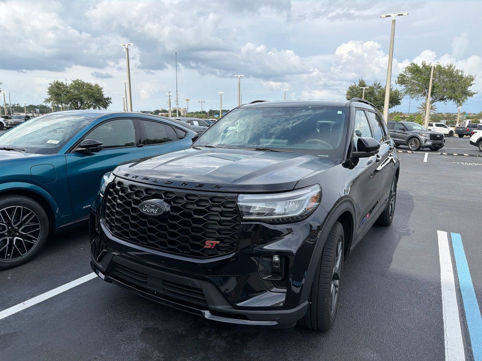 2025 Ford Explorer ST