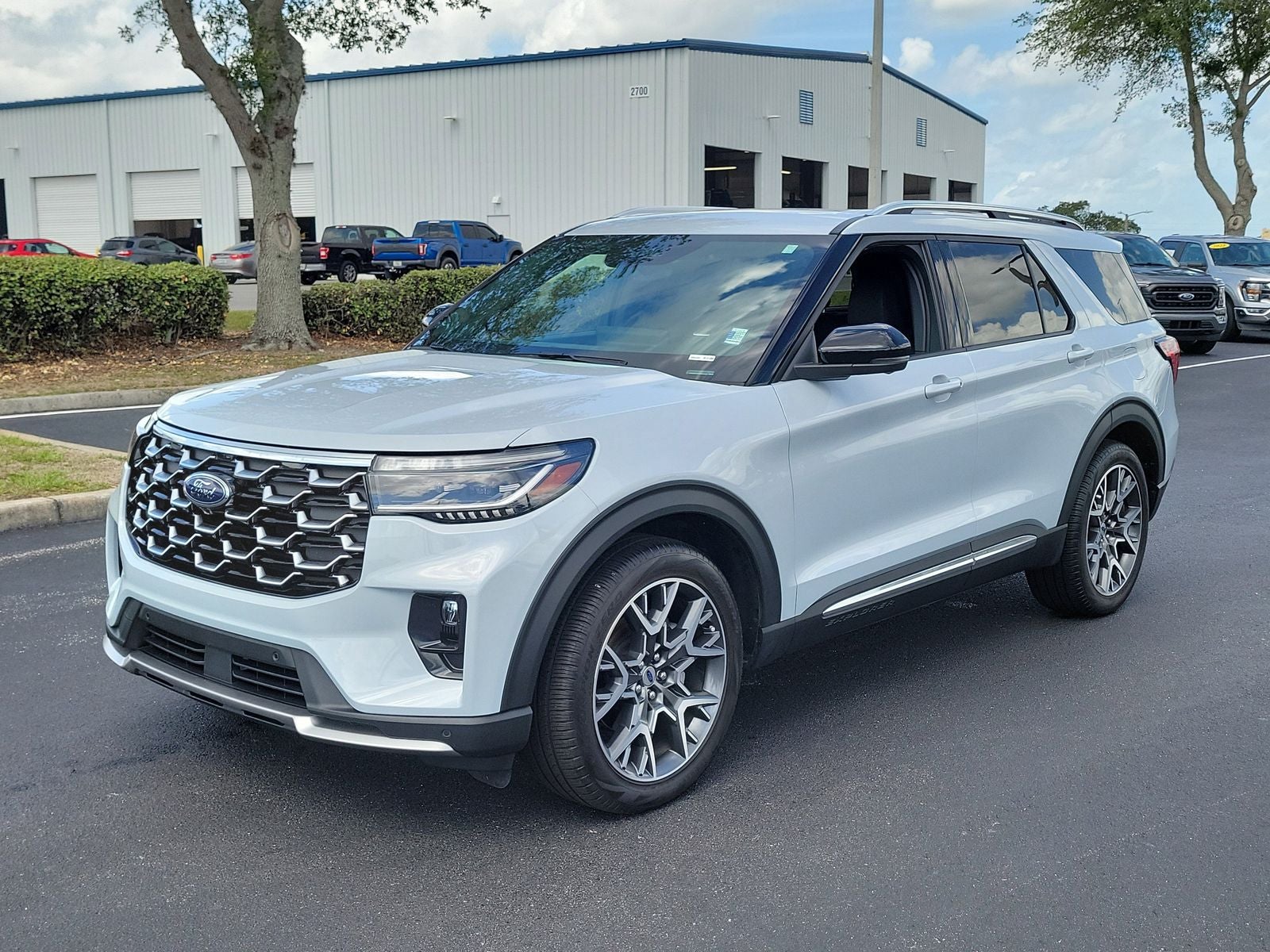 2025 Ford Explorer Platinum