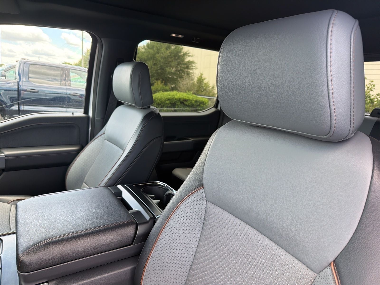 2024 Ford F-150 Lightning Lariat