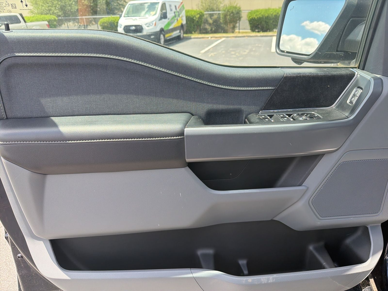 2023 Ford F-150 Lightning XLT