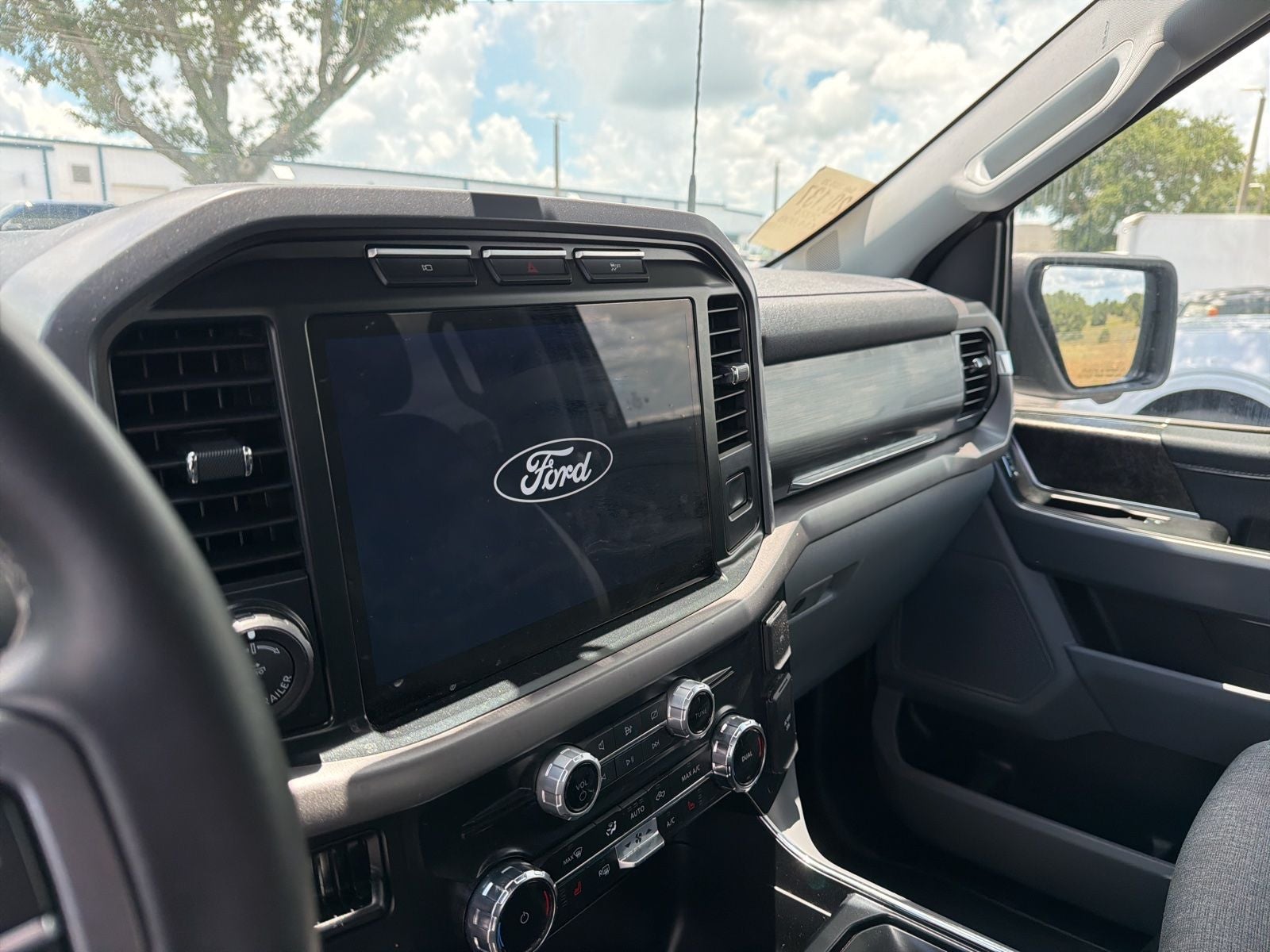 2024 Ford F-150 Lightning XLT