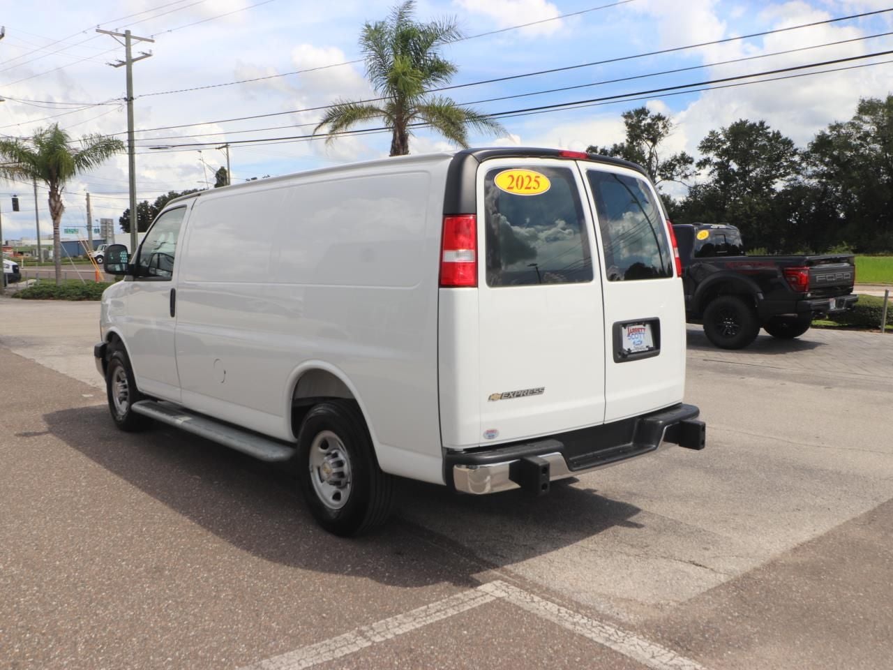 2025 Chevrolet Express 2500 Work Van Cargo