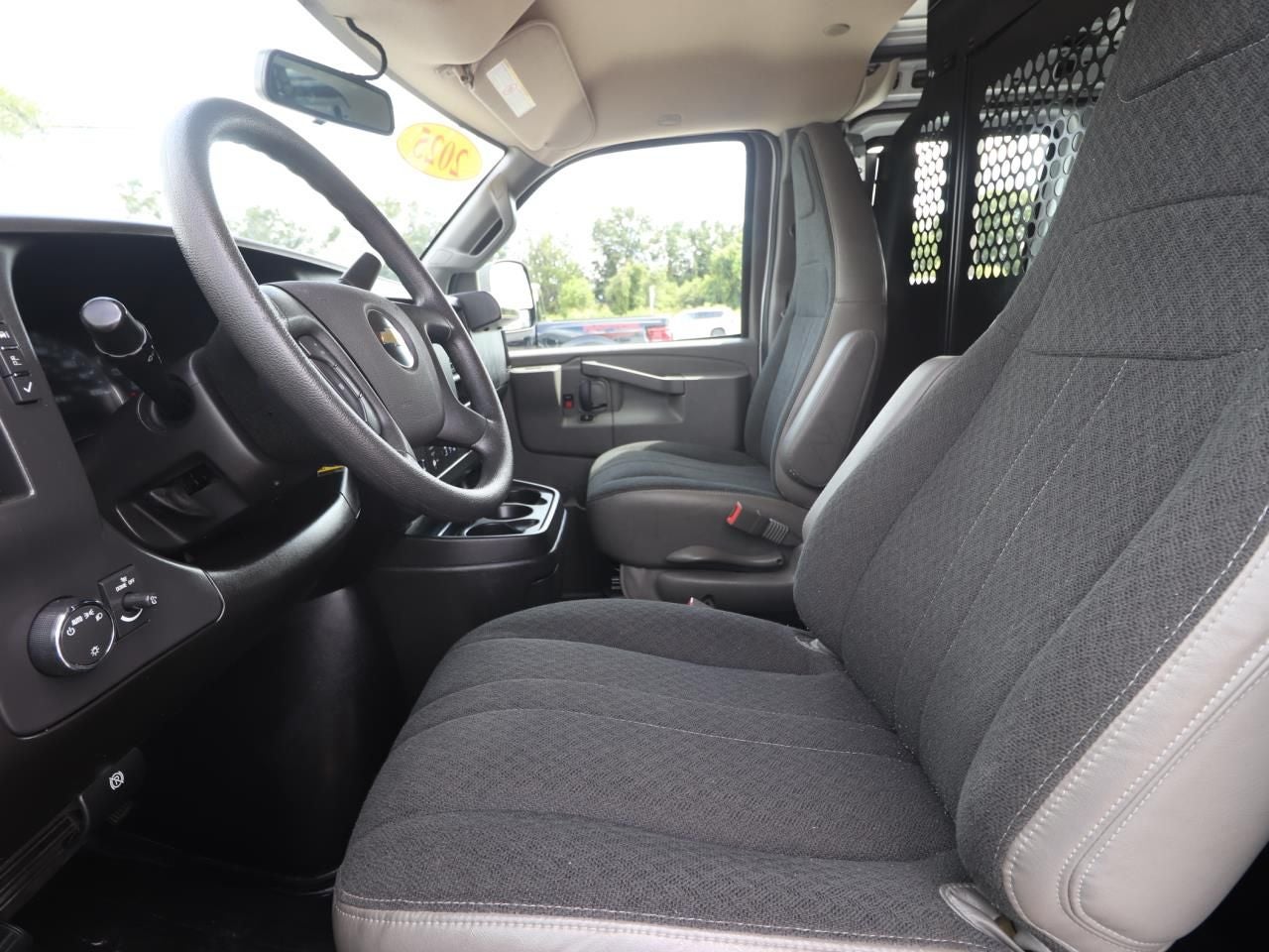 2025 Chevrolet Express 2500 Work Van Cargo