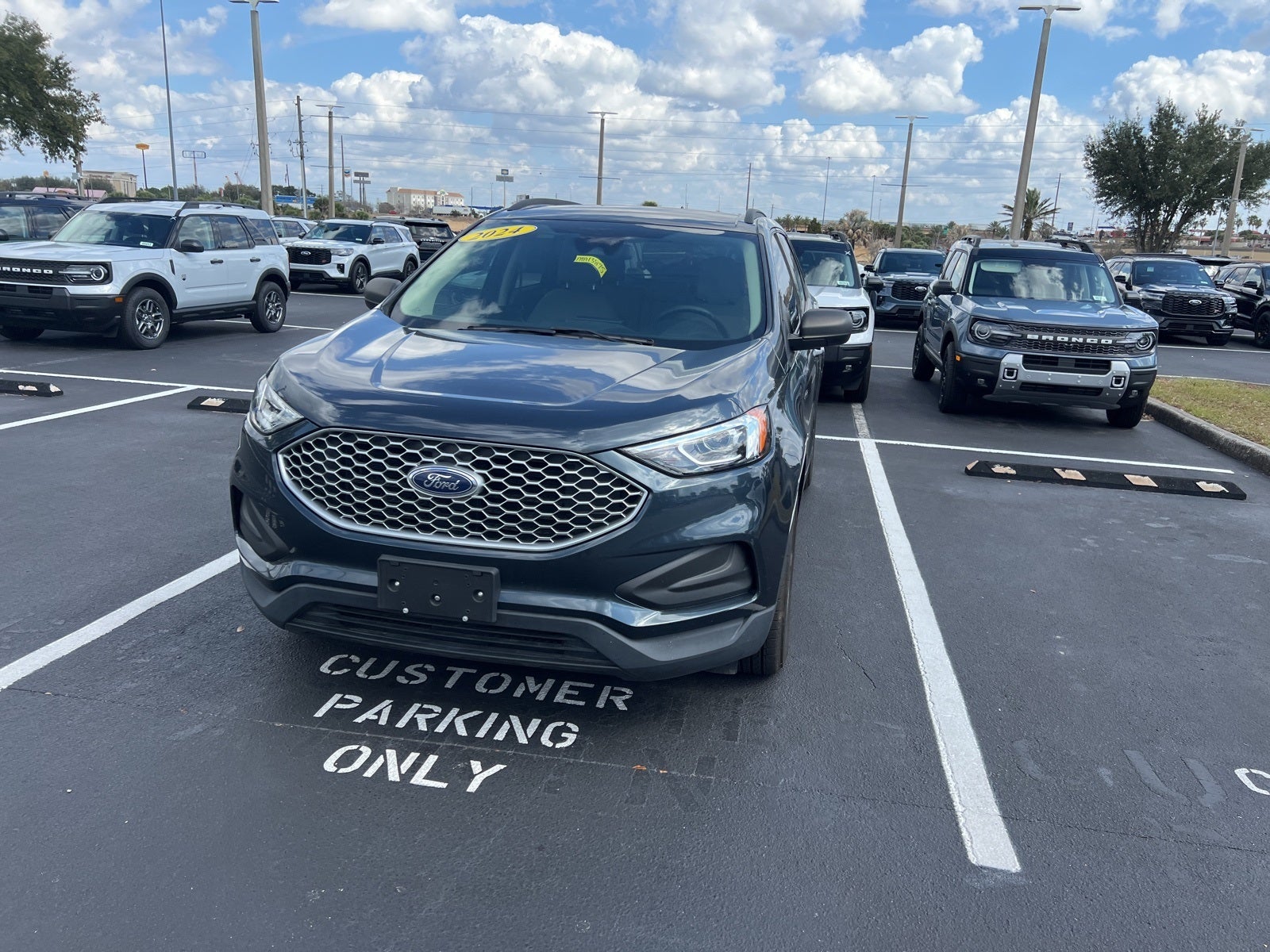 2024 Ford Edge SE