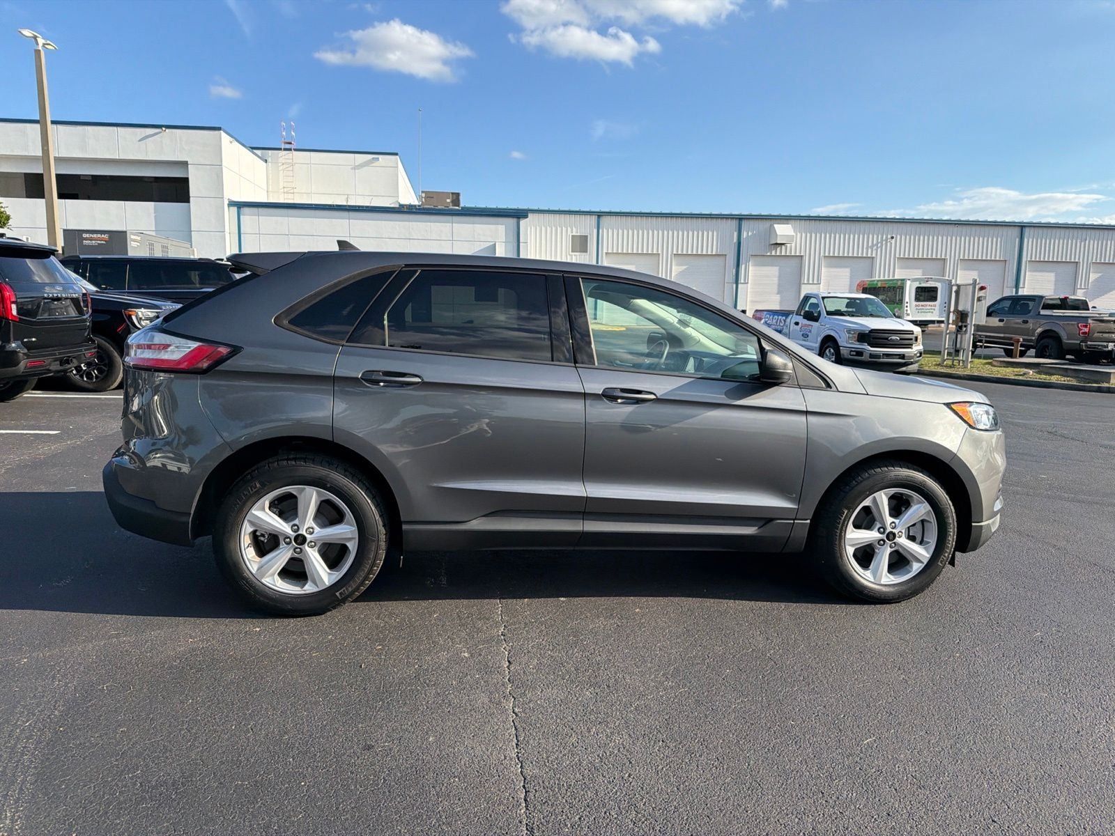 2024 Ford Edge SE