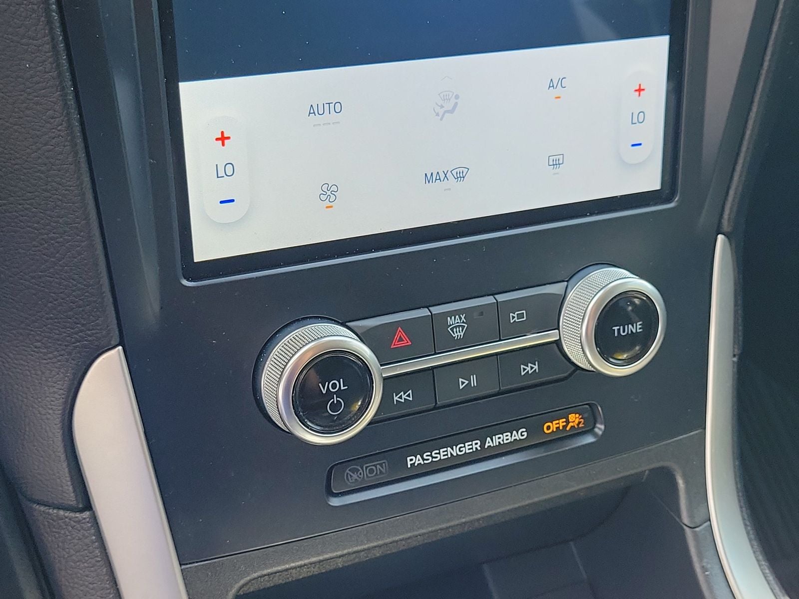2024 Ford Edge SE