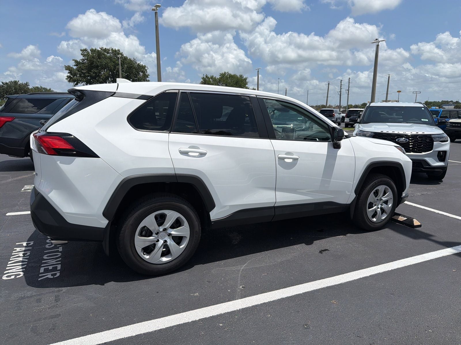 2025 Toyota RAV4 LE