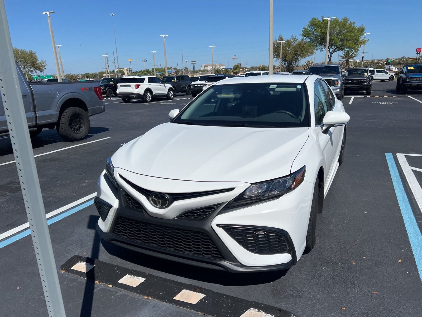 2023 Toyota Camry SE