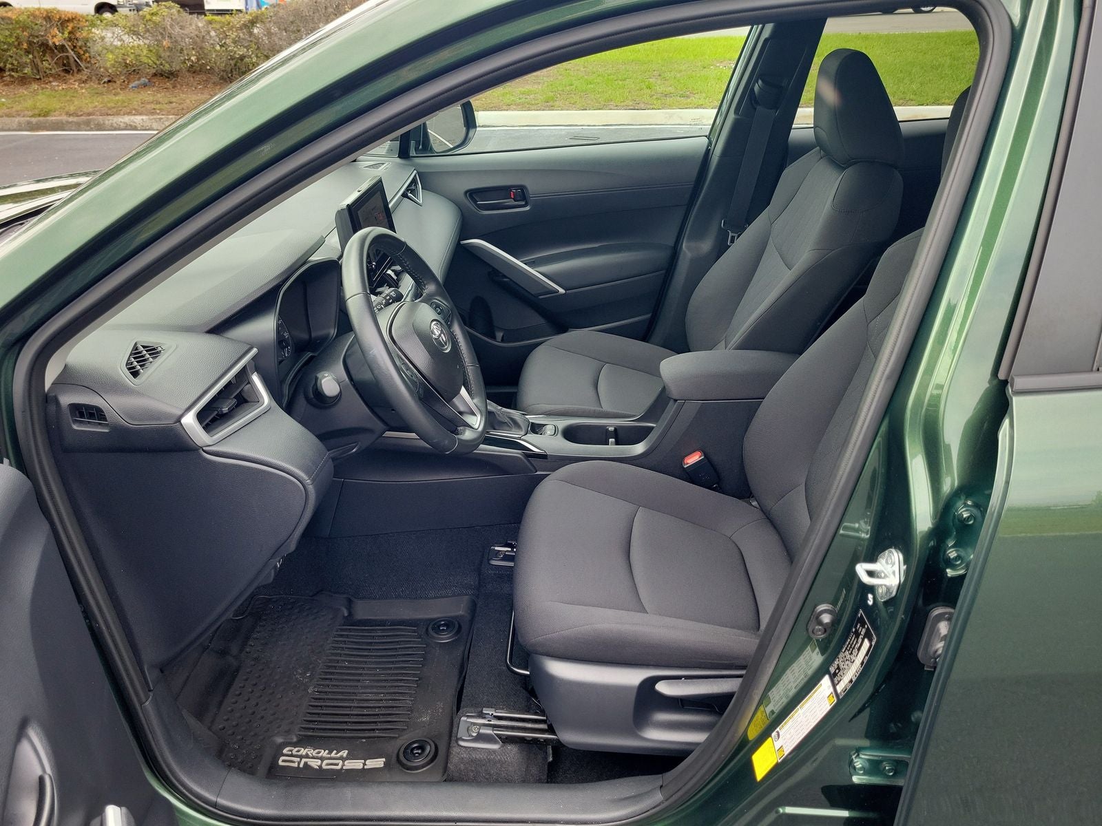 2024 Toyota Corolla Cross LE