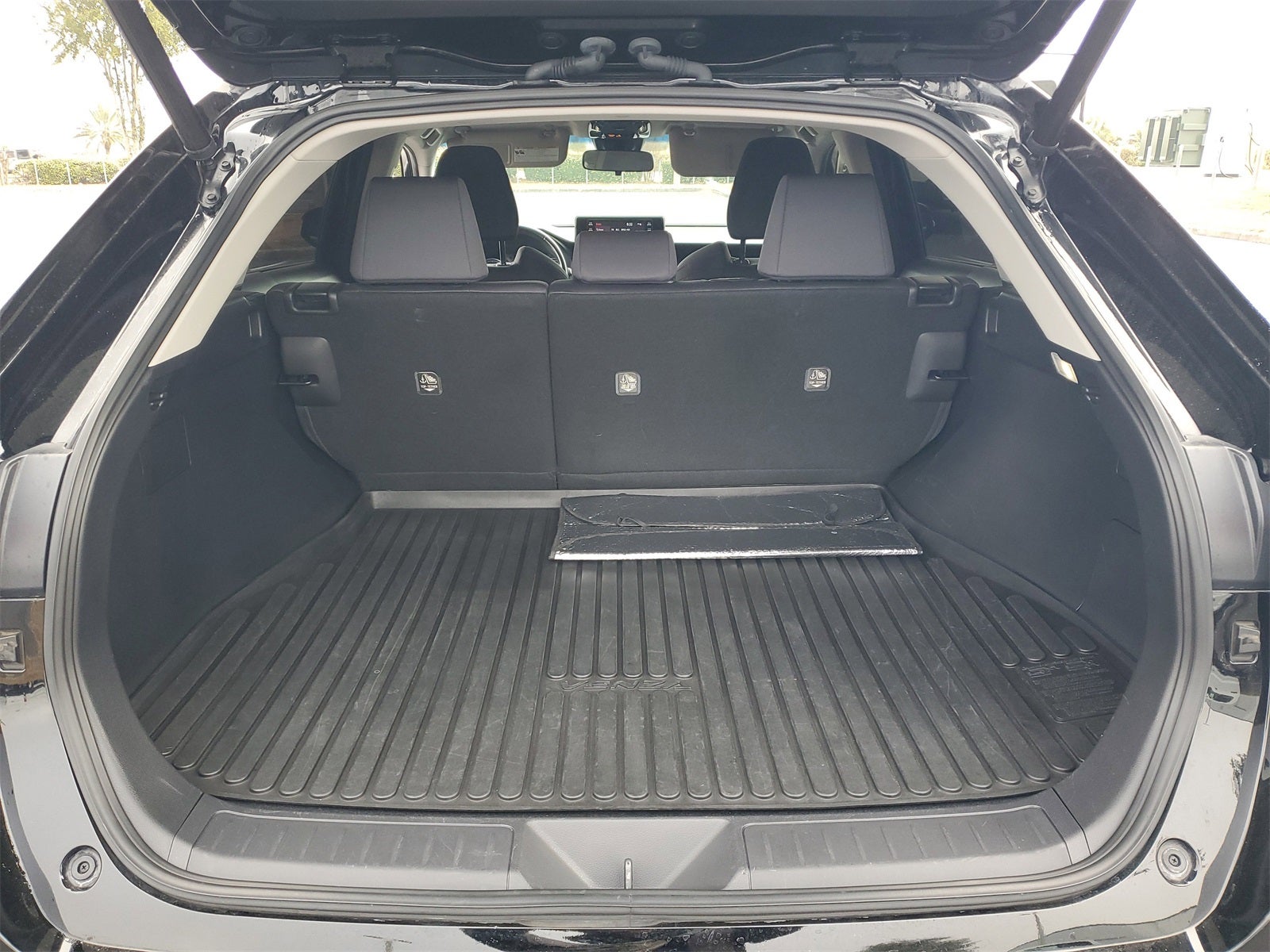 2022 Toyota Venza LE