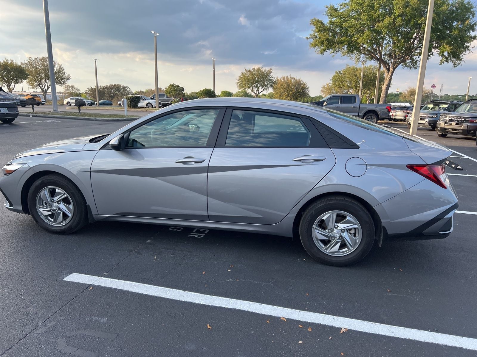 2025 Hyundai Elantra SE