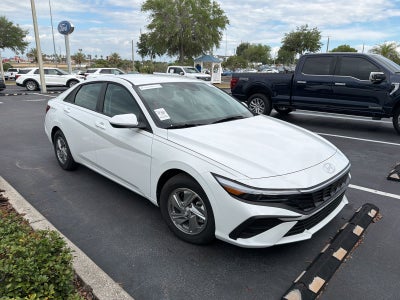 2025 Hyundai Elantra SE