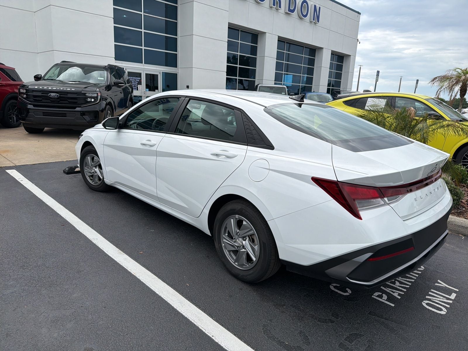 2025 Hyundai Elantra SE