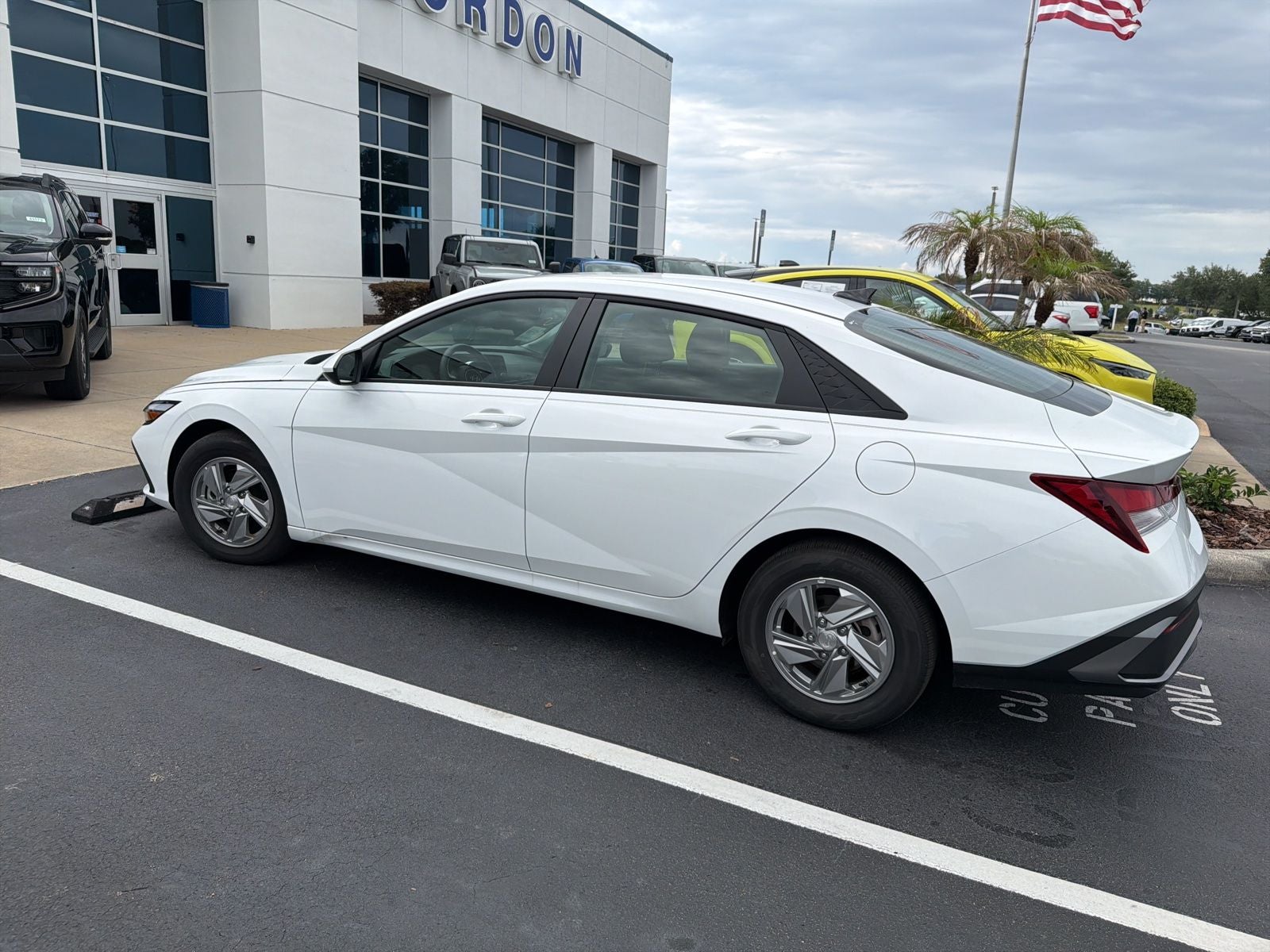 2025 Hyundai Elantra SE