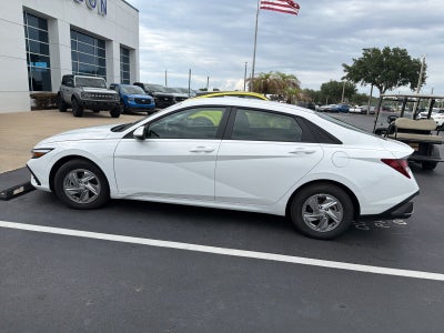 2025 Hyundai Elantra SE