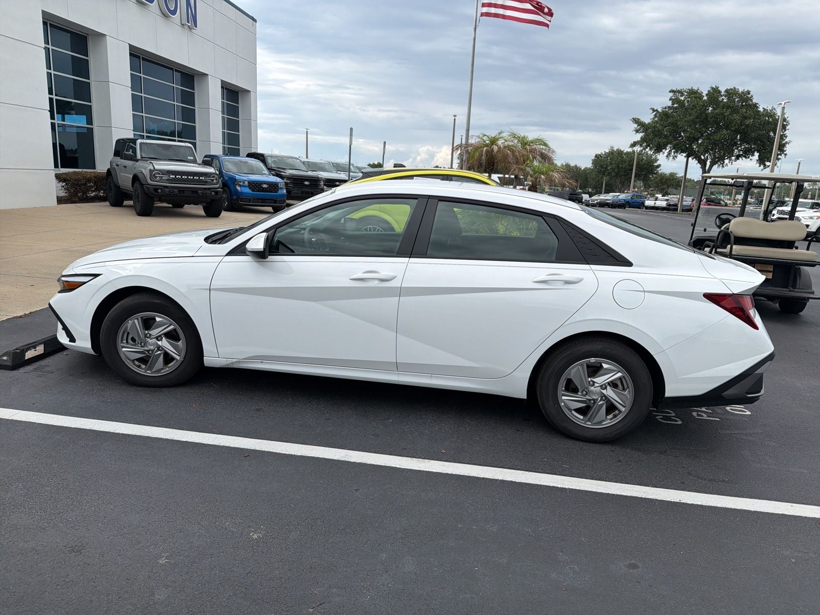 2025 Hyundai Elantra SE