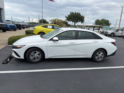 2025 Hyundai Elantra SE