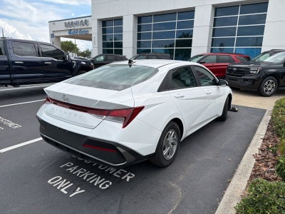 2025 Hyundai Elantra SE