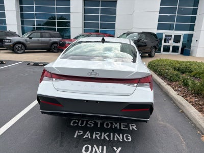 2025 Hyundai Elantra SE