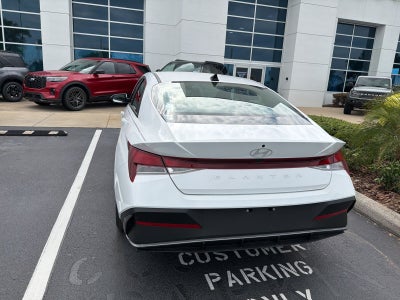 2025 Hyundai Elantra SE