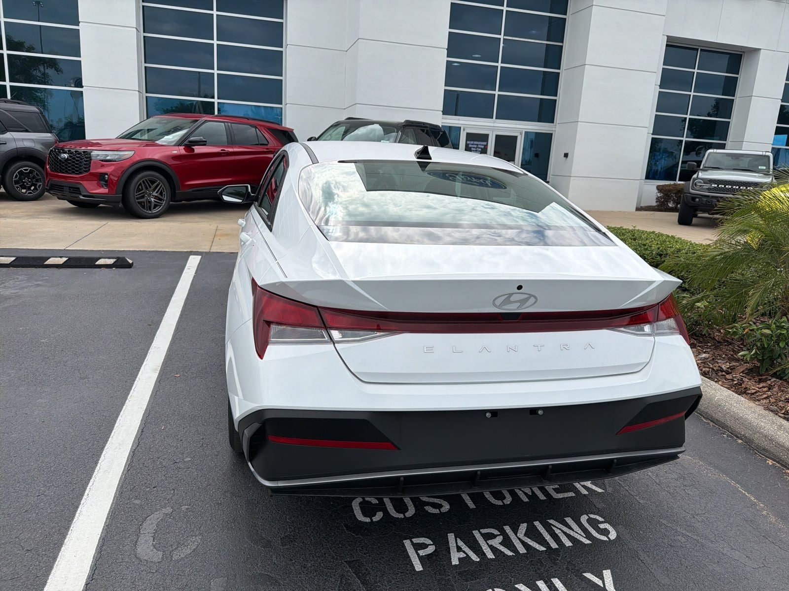 2025 Hyundai Elantra SE