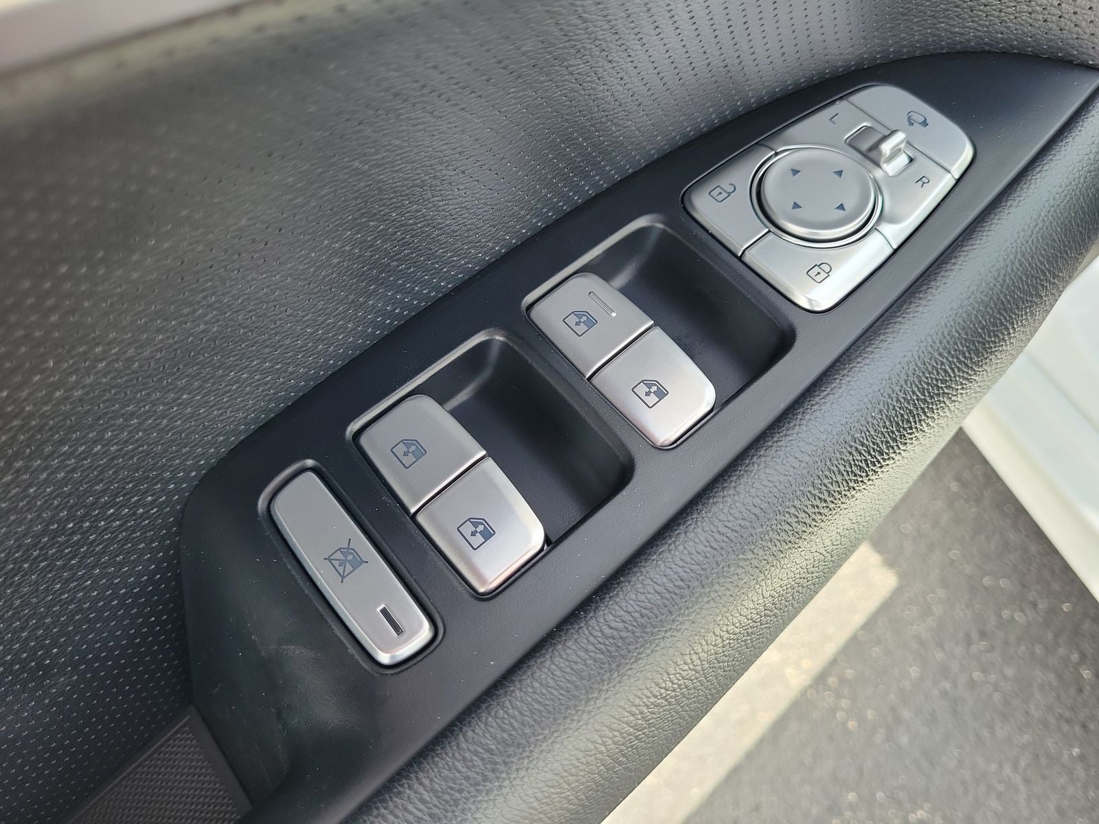 2022 Genesis G70 2.0T