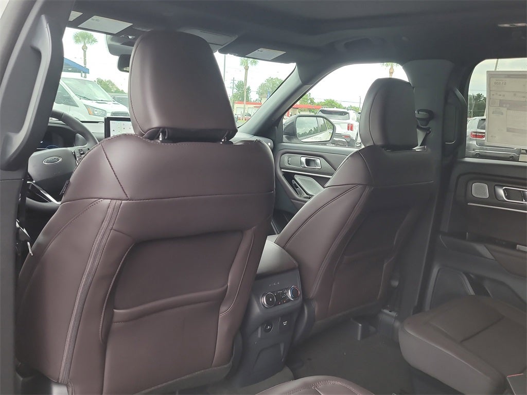 2025 Ford Explorer Platinum
