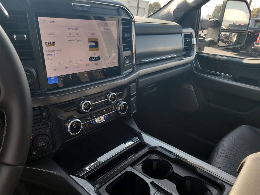 2025 Ford F-350SD Lariat