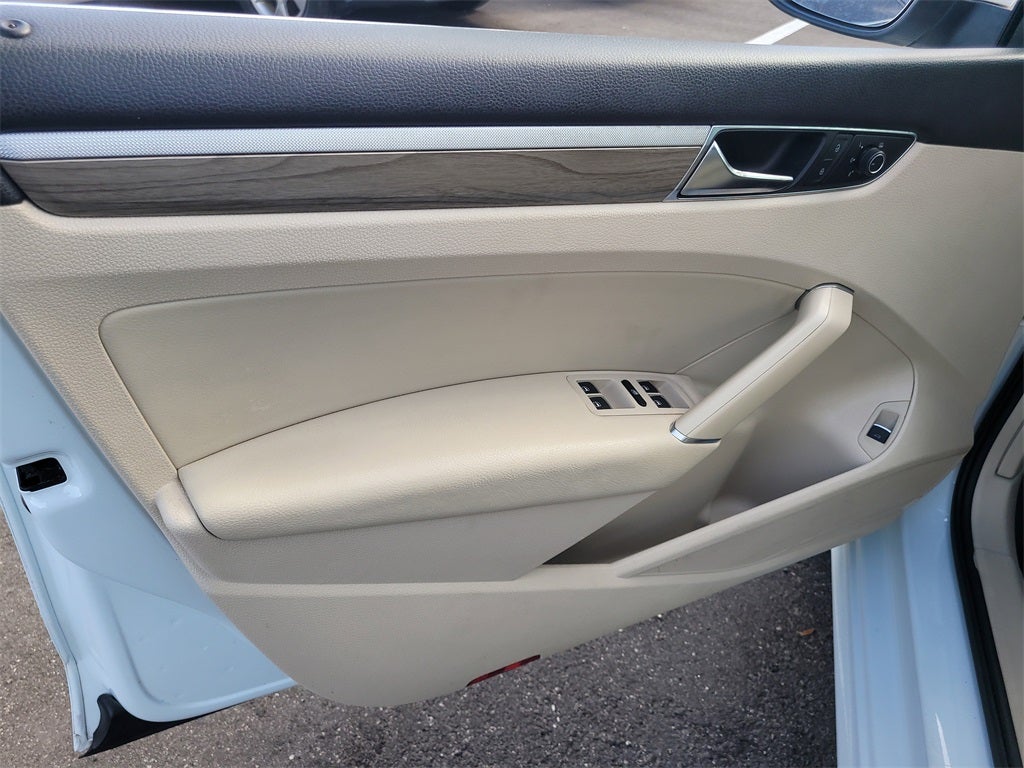 2017 Volkswagen Passat 1.8T SE