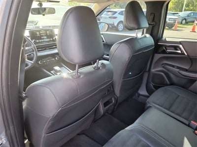 2022 Mitsubishi Outlander SE