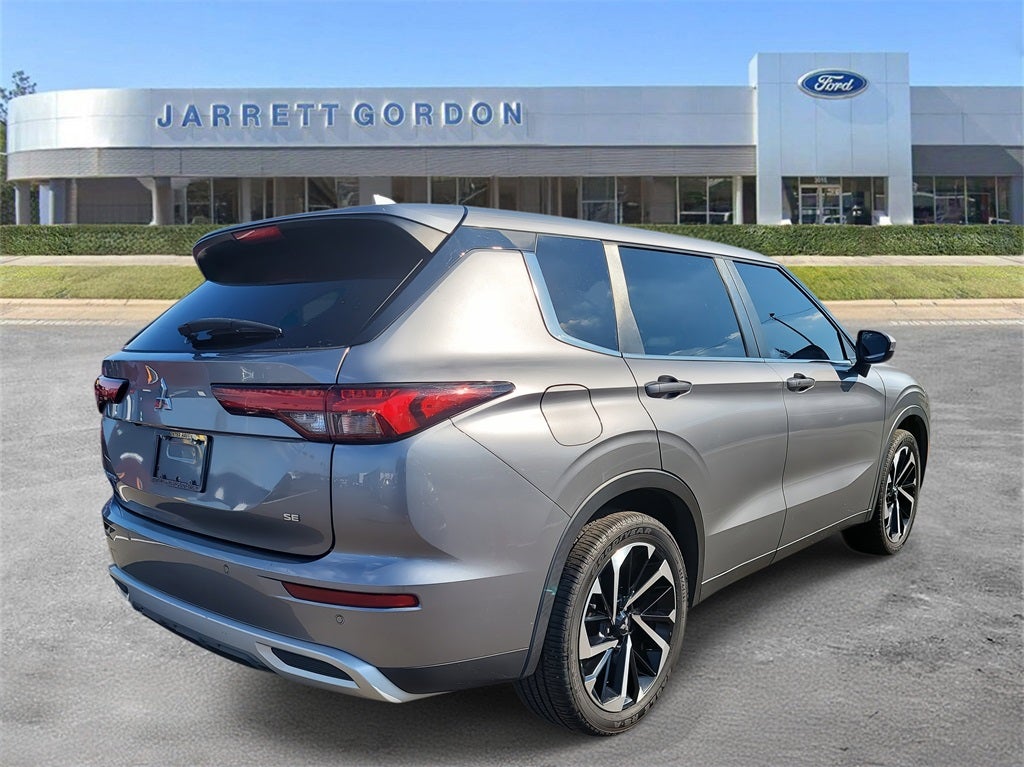 2022 Mitsubishi Outlander SE