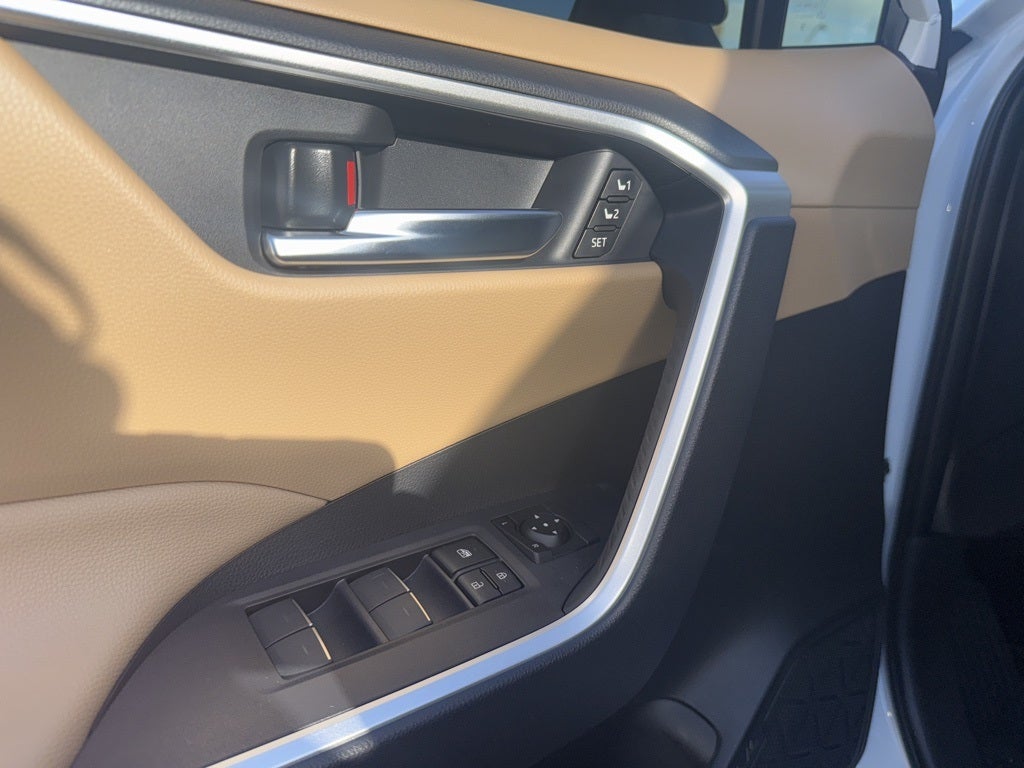 2025 Toyota RAV4 Hybrid XLE Premium