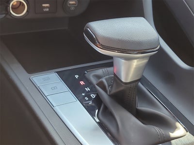 2022 Hyundai Elantra SE